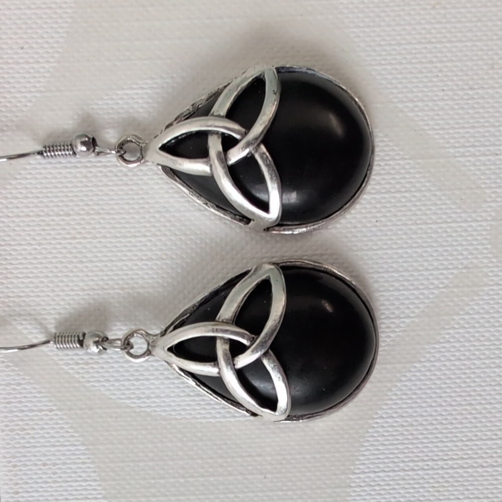 Celtic Trinity Knot BlackEarrings